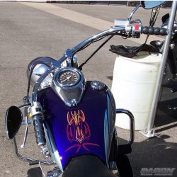 Baron styr Nostalgia, Kawasaki, Suzuki, Yamaha